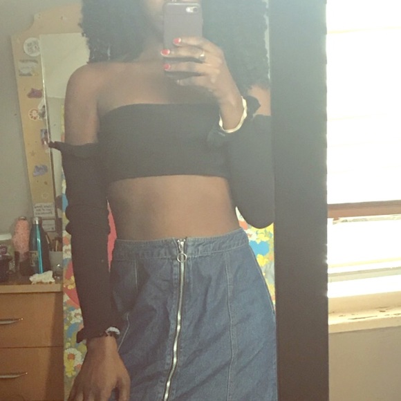 NEVER WORN PrettyLittleThing black bandeau crop. - Picture 1 of 3